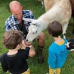 La Ferme Des Lamas Dordogne Séjour à la ferme Saint-Cyr-Les-Champagnes