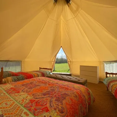 La Ferme Des Lamas Dordogne Camping Saint-Cyr-Les-Champagnes
