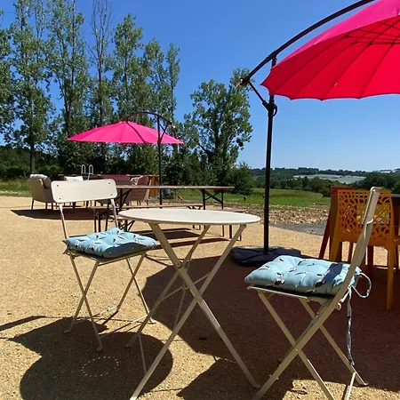 La Ferme Des Lamas Dordogne 5* Saint-Cyr-Les-Champagnes