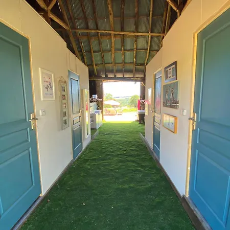 La Ferme Des Lamas Dordogne Campingplatz Saint-Cyr-Les-Champagnes