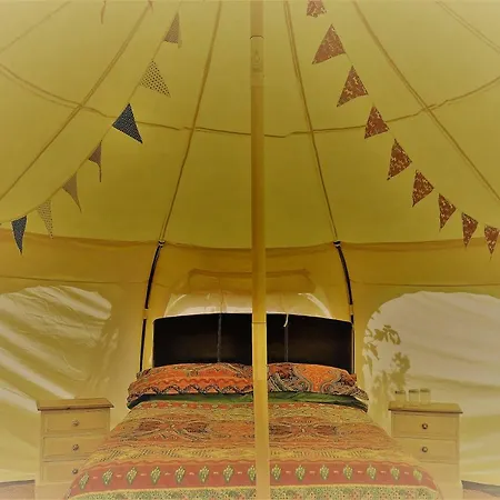 Campingplatz La Ferme Des Lamas Dordogne Saint-Cyr-Les-Champagnes